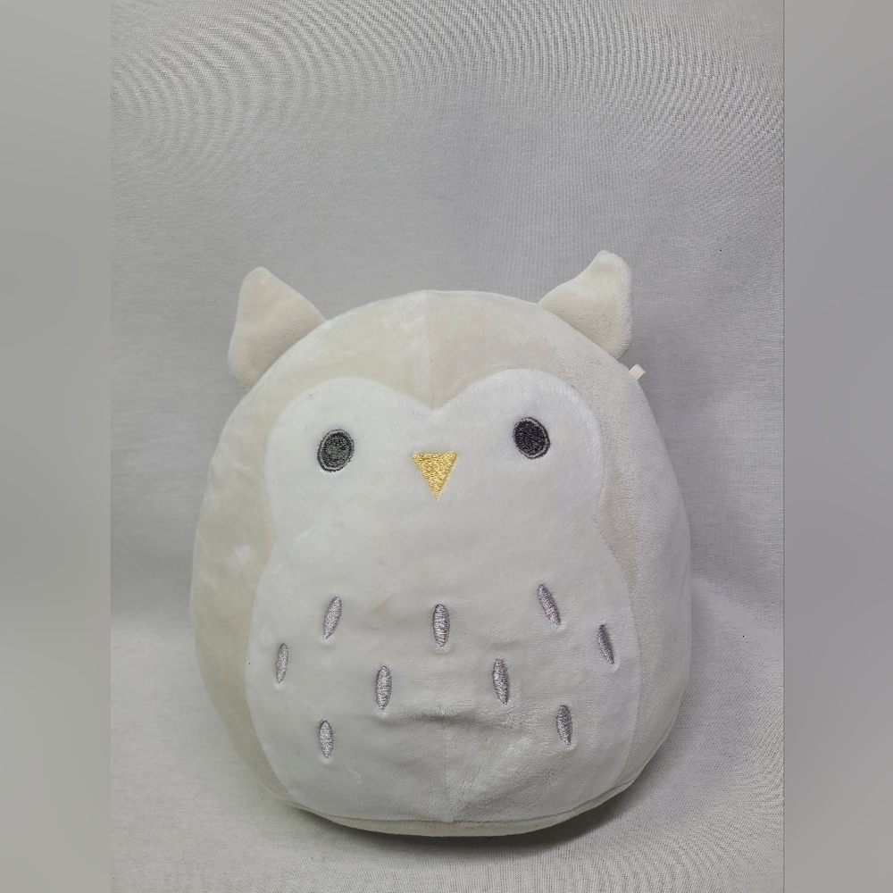8” Vee the Gray White OWL Baby with RATTLE Squishmallow- Stained